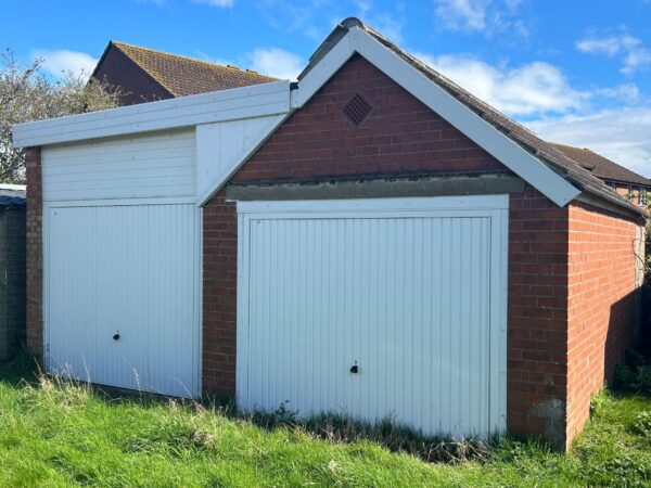 Garages at North Foreland Drive, Skegness, Lincolnshire, PE25 1QT
