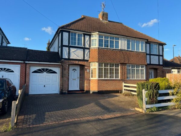 Uplands Road, Oadby, Leicester, Leicestershire, LE2 4NS