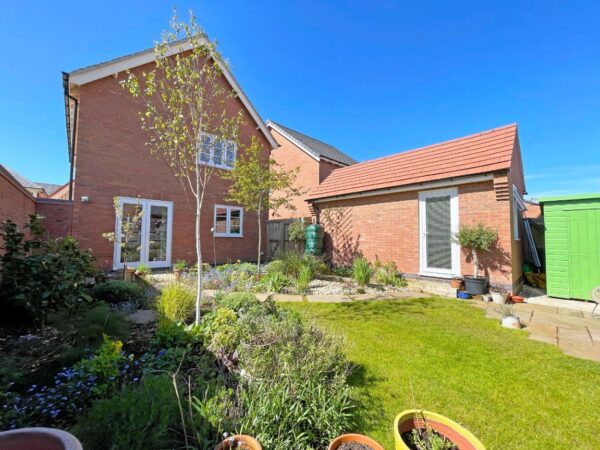 Wadsworth Close, Wellington Place, Market Harborough, Leicestershire, LE16 7GG