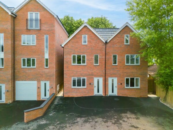 Beeches Rise, Mapperley Rise, Nottingham, NG3 5GE