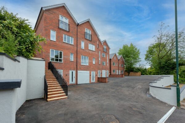 Beeches Rise, Mapperley Rise, Nottingham, NG3 5GE