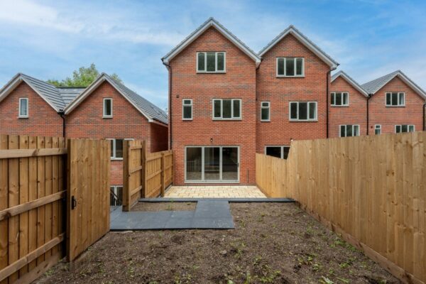 Beeches Rise, Mapperley Rise, Nottingham, NG3 5GE