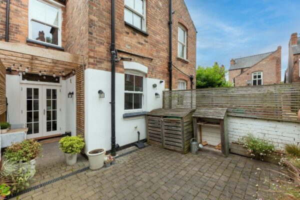 Ebers Grove, Nottingham, Nottinghamshire, NG3 5EA