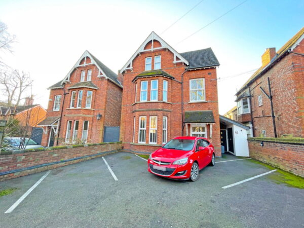 Lansdowne Road, Bedford, Bedfordshire, MK40 2BU