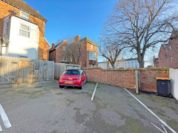 Lansdowne Road, Bedford, Bedfordshire, MK40 2BU