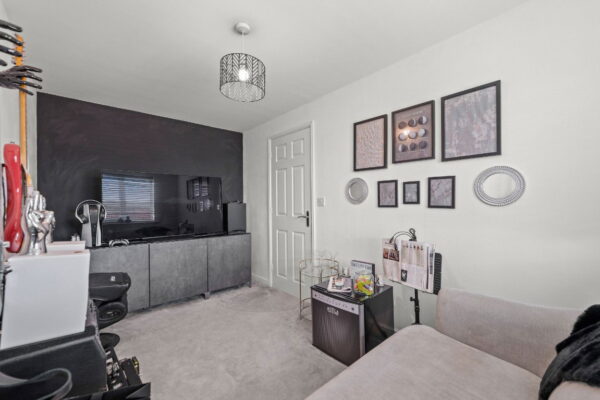 Masefield Way, Chesterfield, S42 5FX