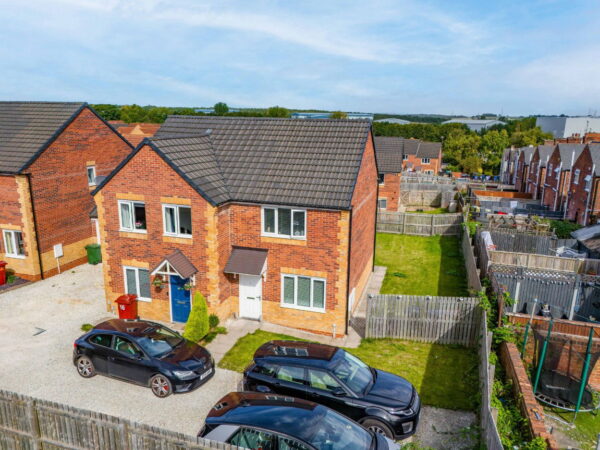 Masefield Way, Chesterfield, S42 5FX