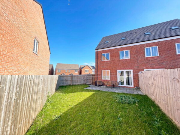 Lippard Close, Weldon, Corby, Northamptonshire, NN17 3FJ