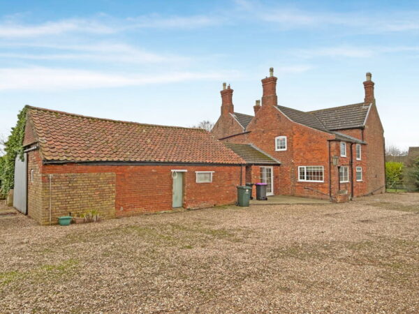 South Grange, Main Road, Utterby, Louth, Lincolnshire, LN11 0TQ