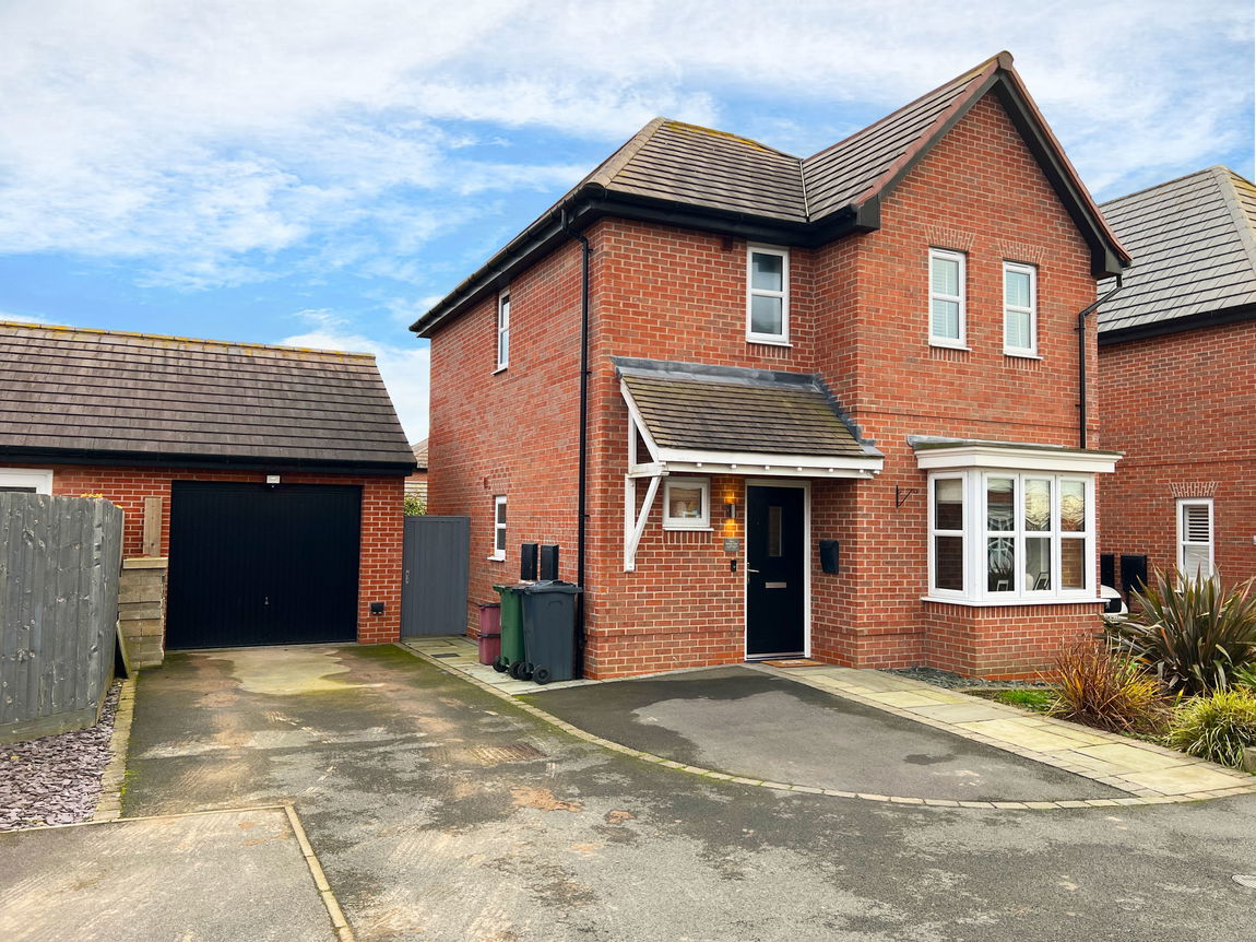 Bishop Close, Hugglescote, Coalville, LE67 2EN