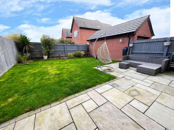 Bishop Close, Hugglescote, Coalville, LE67 2EN