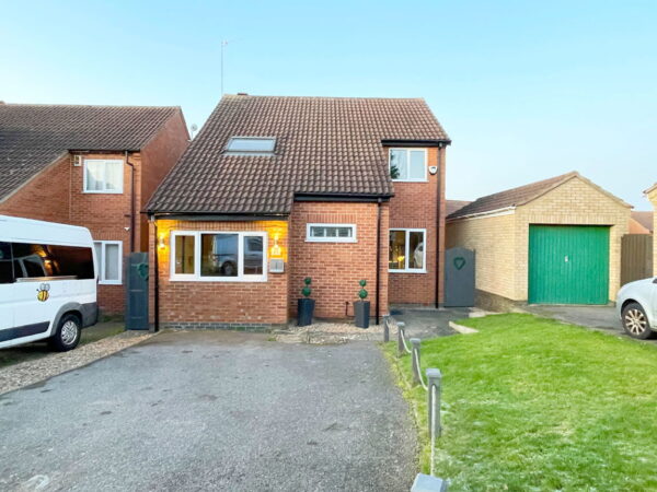 Kelburn Close, East Hunsbury, Northampton, NN4 0RA