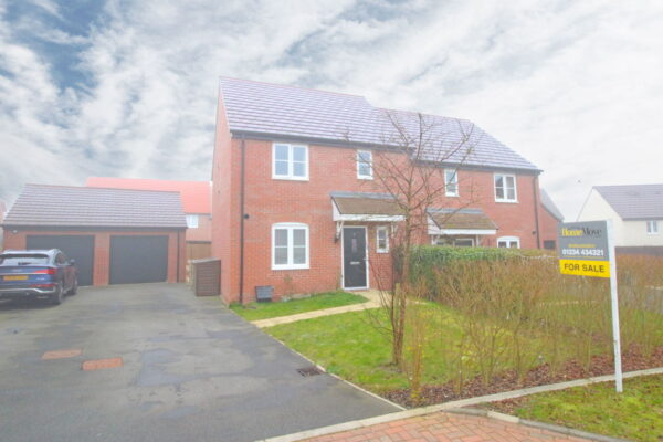 Pintail Circle, Biddenham, Bedford, Bedfordshire, MK40 4UL