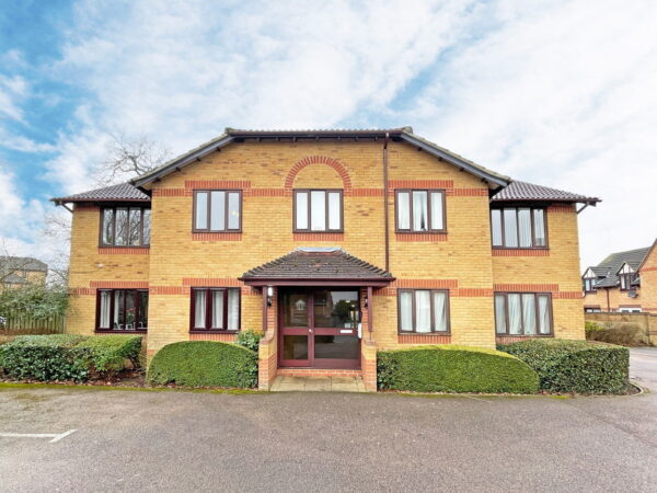 Hirondelle Close, Duston, NN5