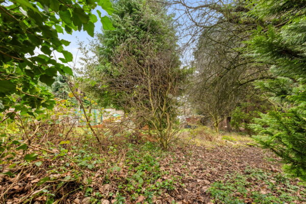 Greenwood Road, Carlton, Nottingham, NG4 1AR